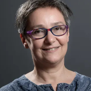 portrait du rabbin Pauline Bebe